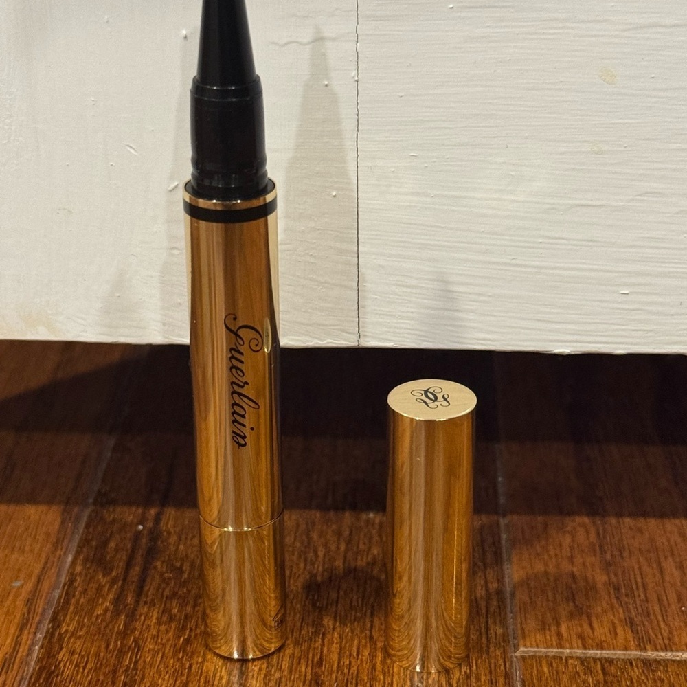 Guerlain Precious Light Rejuvenating Illuminator Concealer 0.05 Oz 00 Light Rosy - Picture 3 of 5